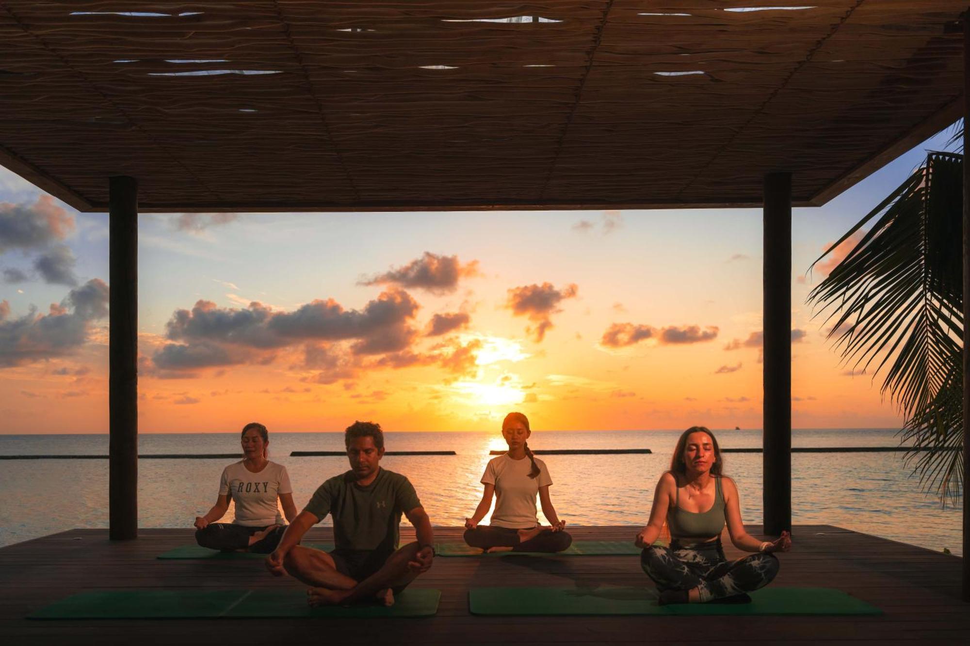 Veligandu Maldives Resort Island Rasdhoo Exterior photo